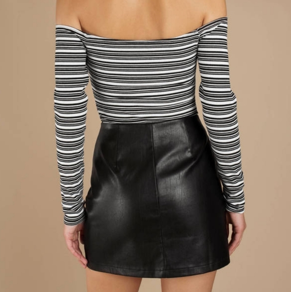 Set It Off TOBI Faux Leather Skirt in Black - Picture 3 of 16